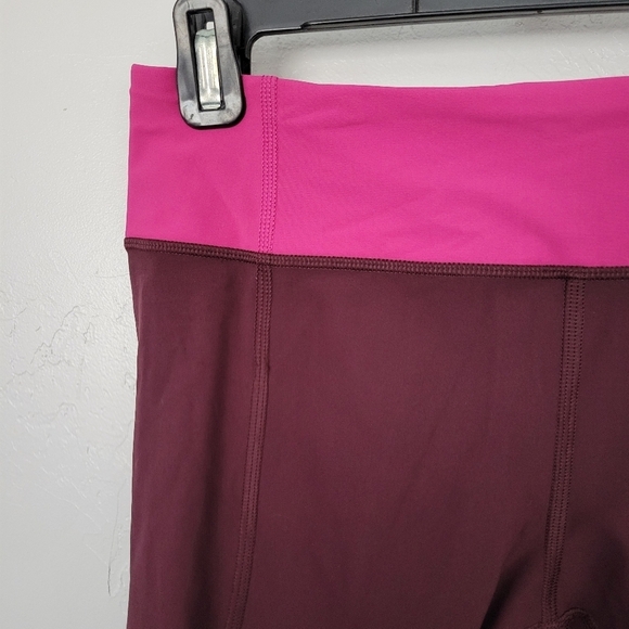 Lululemon Tight Stuff Womens 8 Two Tone Cropped Capris Workout Leggings Rasberry - Picture 2 of 6
